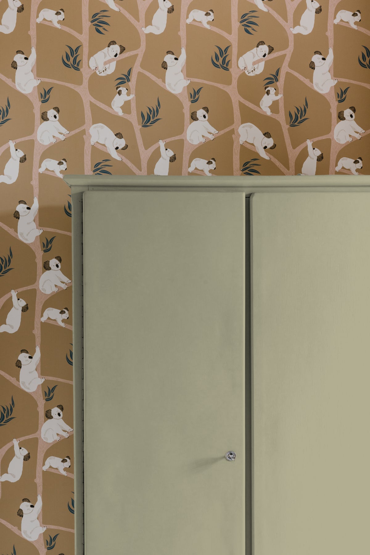 Peintagone paint PE047 Vintage Green – green filter – image 1 of 2